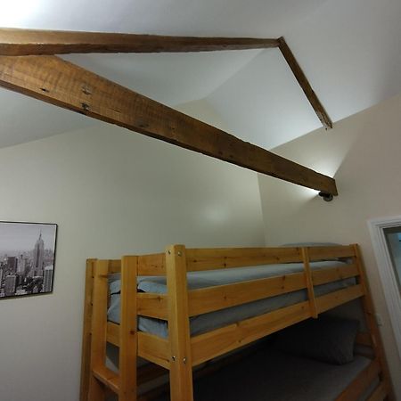 Queens Holiday Apartment Pembroke Dock Bagian luar foto