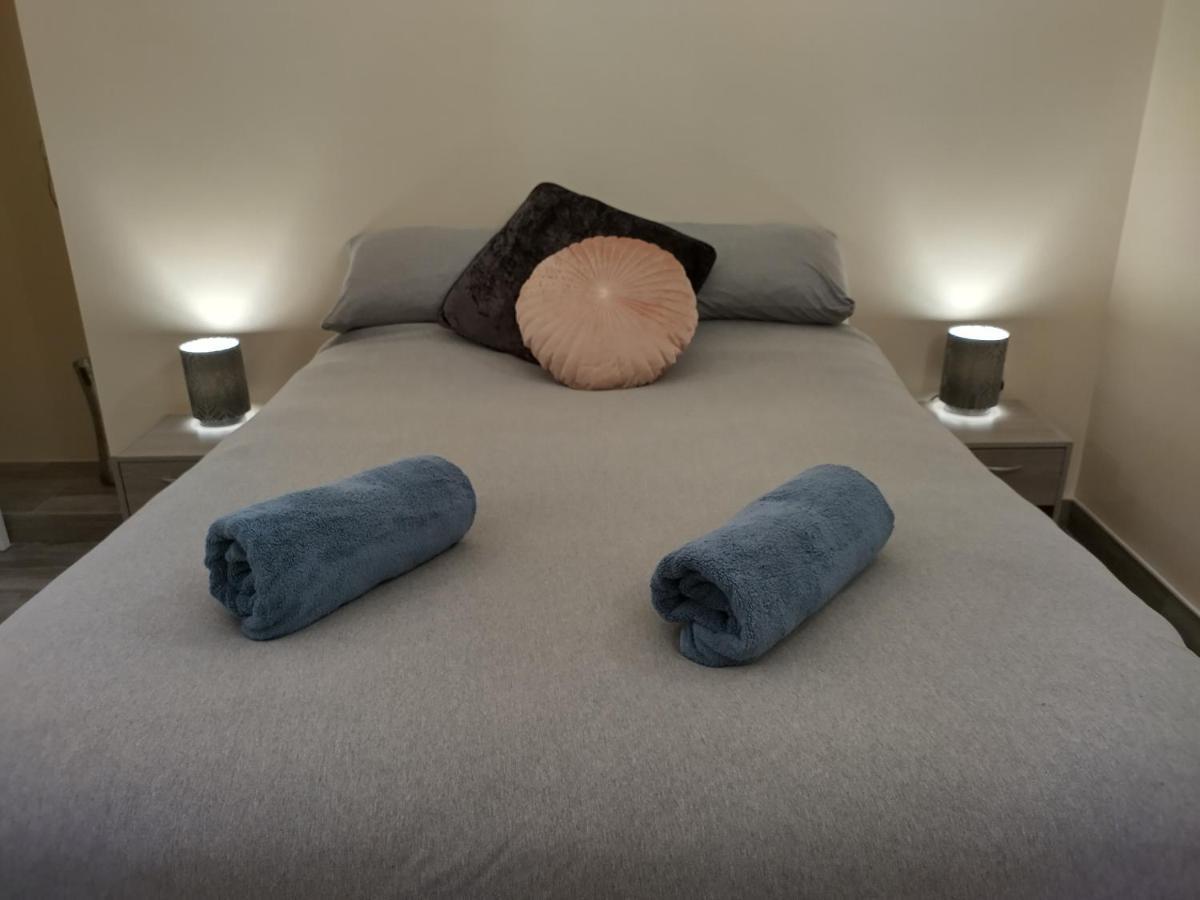 Queens Holiday Apartment Pembroke Dock Bagian luar foto