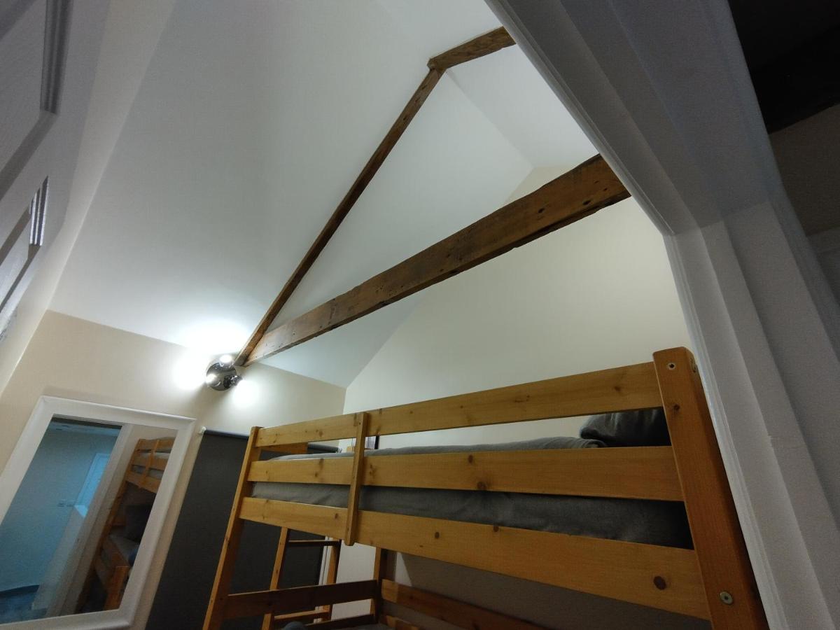 Queens Holiday Apartment Pembroke Dock Bagian luar foto